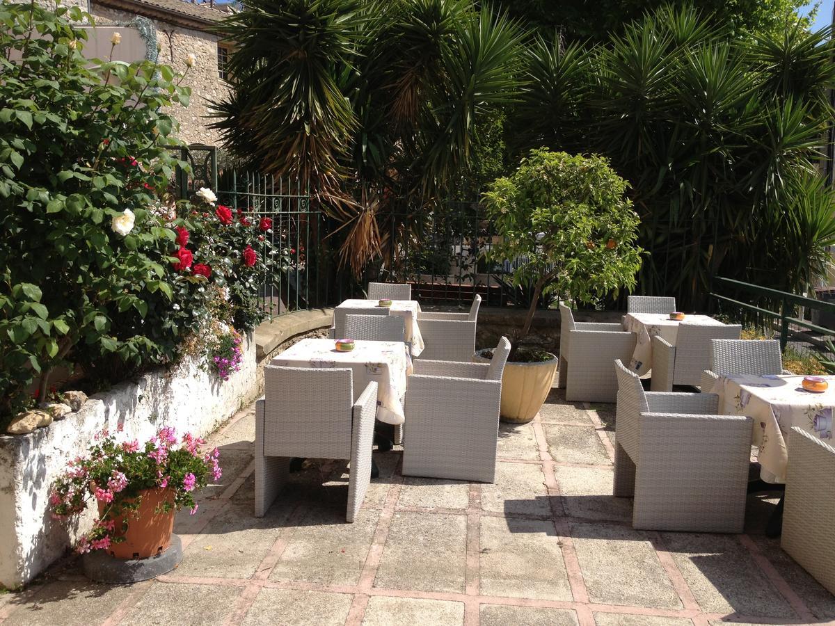 Hostellerie Aspremont Exterior photo